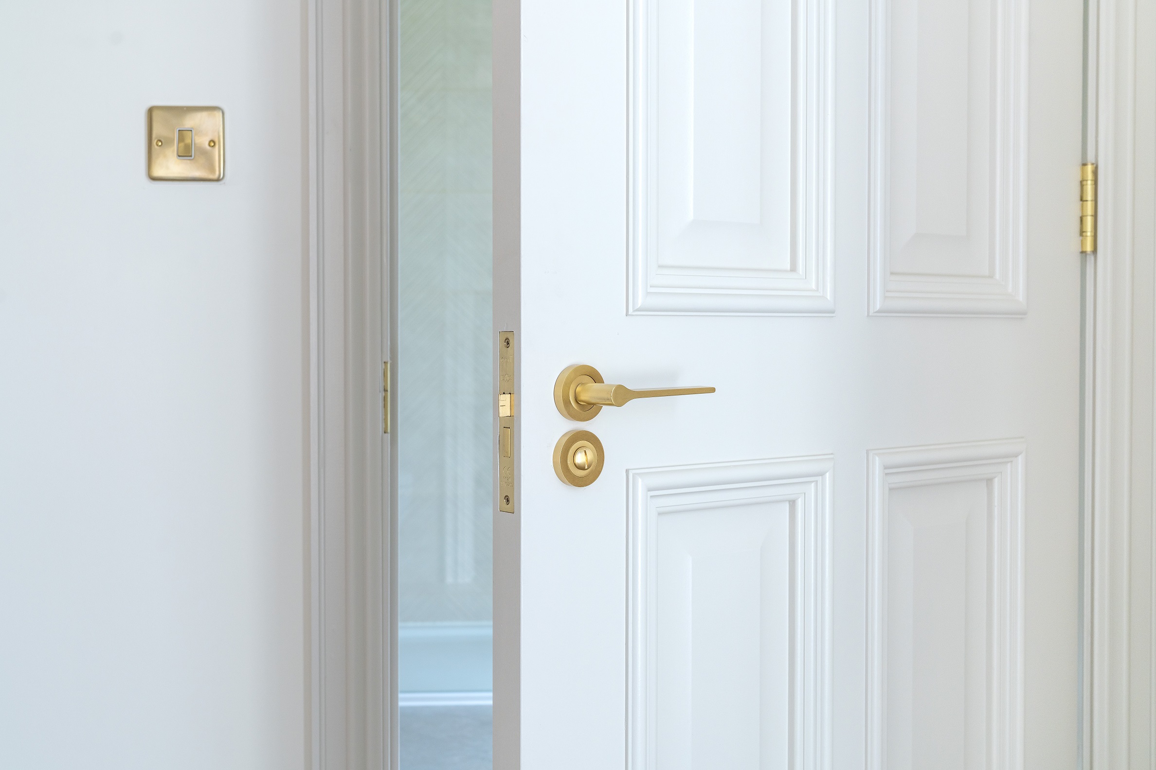 Avon Villa Satin Brass Door Handle